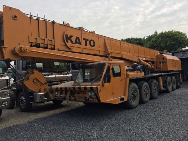 Xe cẩu kato là gì? Bảng giá thuê cẩu kato 25 tấn mới nhất